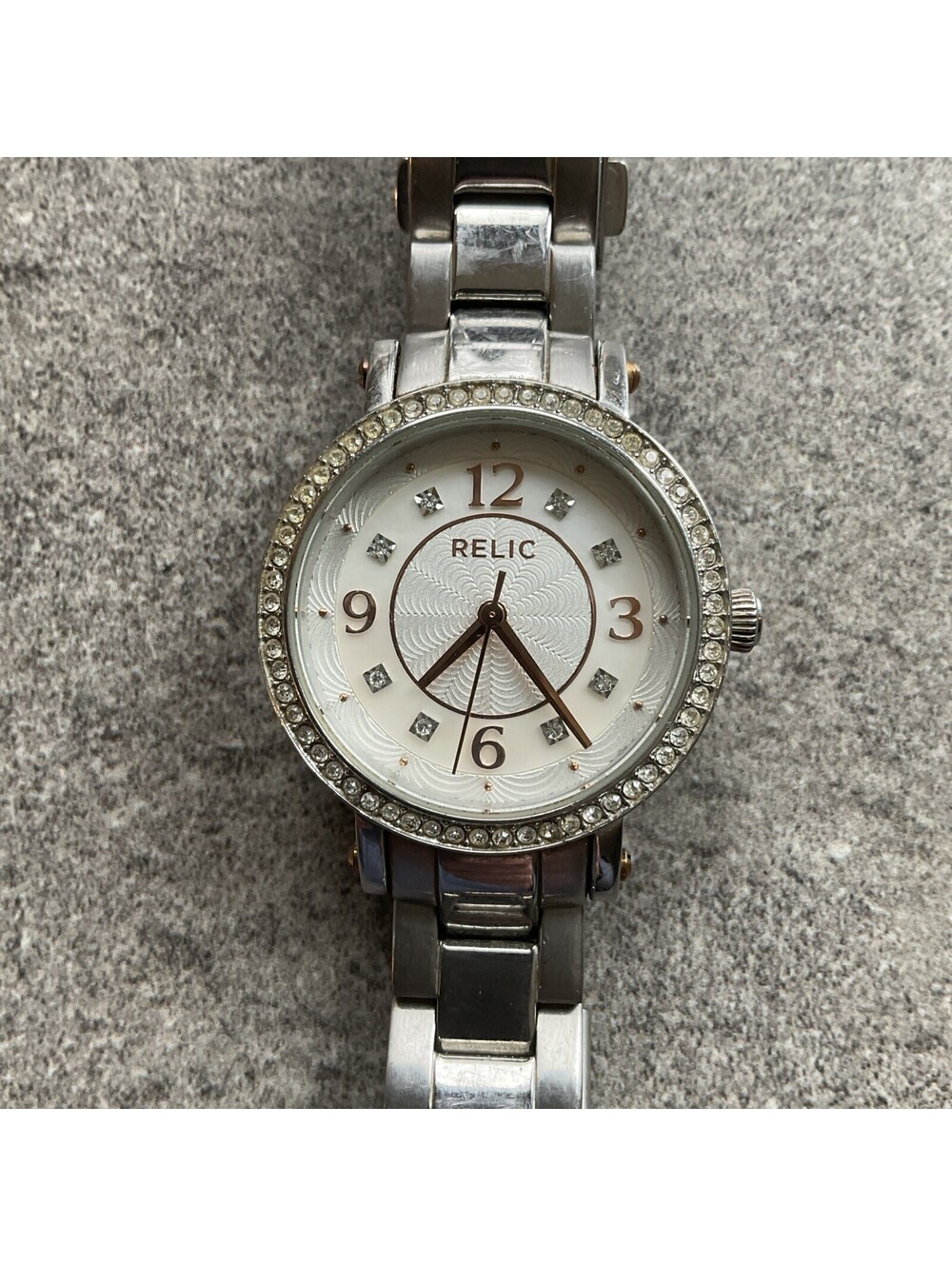 Relic By Fossil Womens Watch ZR34156 32mm Two Tone Case Crystal Accents B-I
